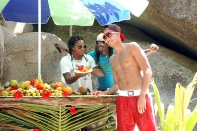 Manchester United - International Magazine Kreol's football team player Chis Smalling on holiday on La Digue enjoying the local hospitality. Manchester United's football team player Chis Smalling on holiday on La Digue enjoying the local hospitality.