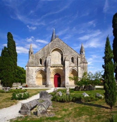 Church Saint-Pierre in Aulnay - International Magazine Kreol Church Saint-Pierre in Aulnay