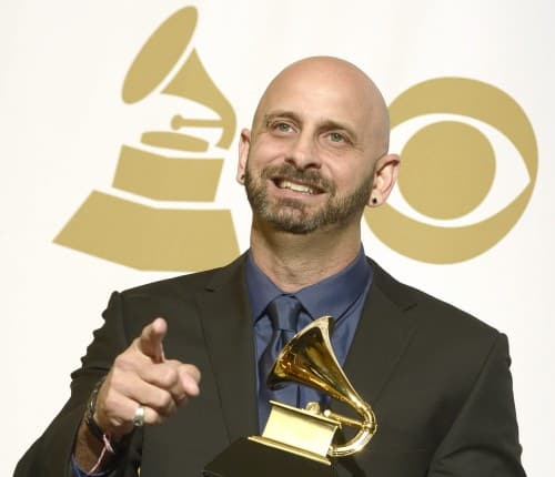 Marlow Rosado receiving Grammy Award - International Magazine Kreol Marlow Rosado receiving Grammy Award