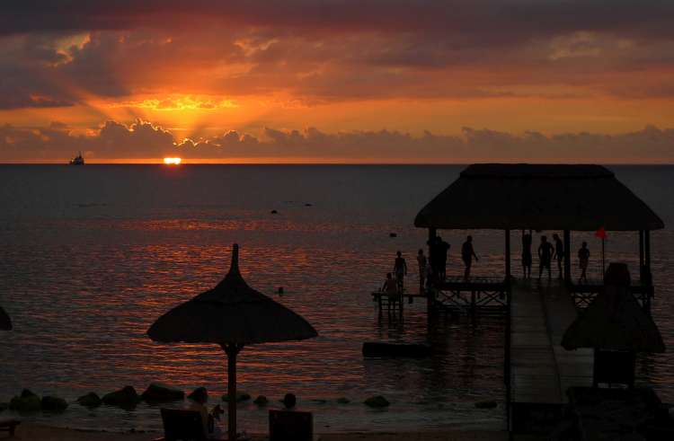 The foreground points of interest make this an interesting image (Mauritius) - International Magazine Kreol