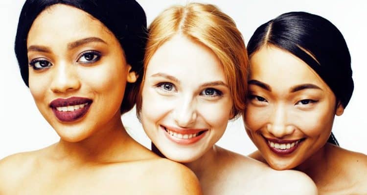 Smiling Ladies - International Magazine Kreol Smiling Ladies