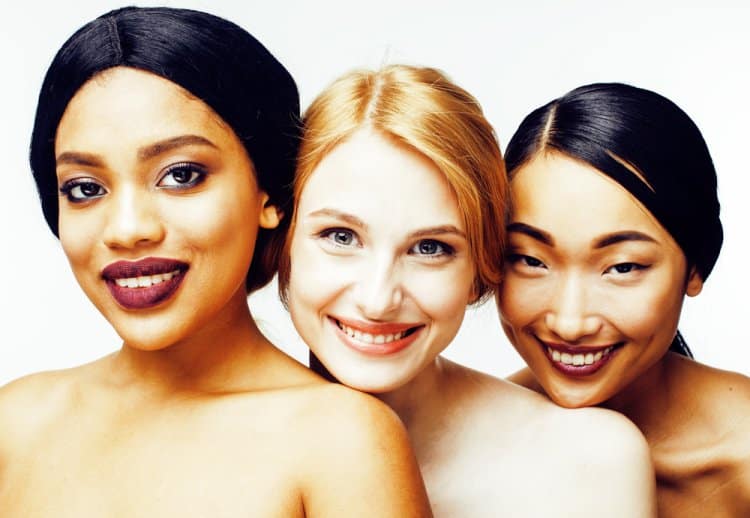 Smiling Ladies - International Magazine Kreol Smiling Ladies