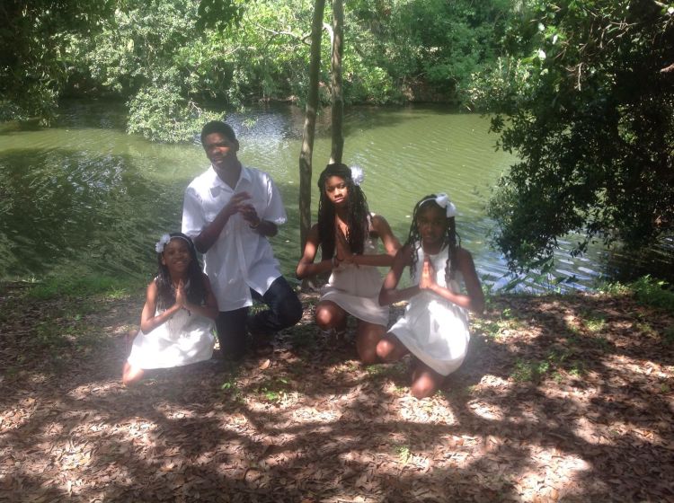 nia14 - International Magazine Kreol Cameron, Taylor, Peyton & Jordan Weeks