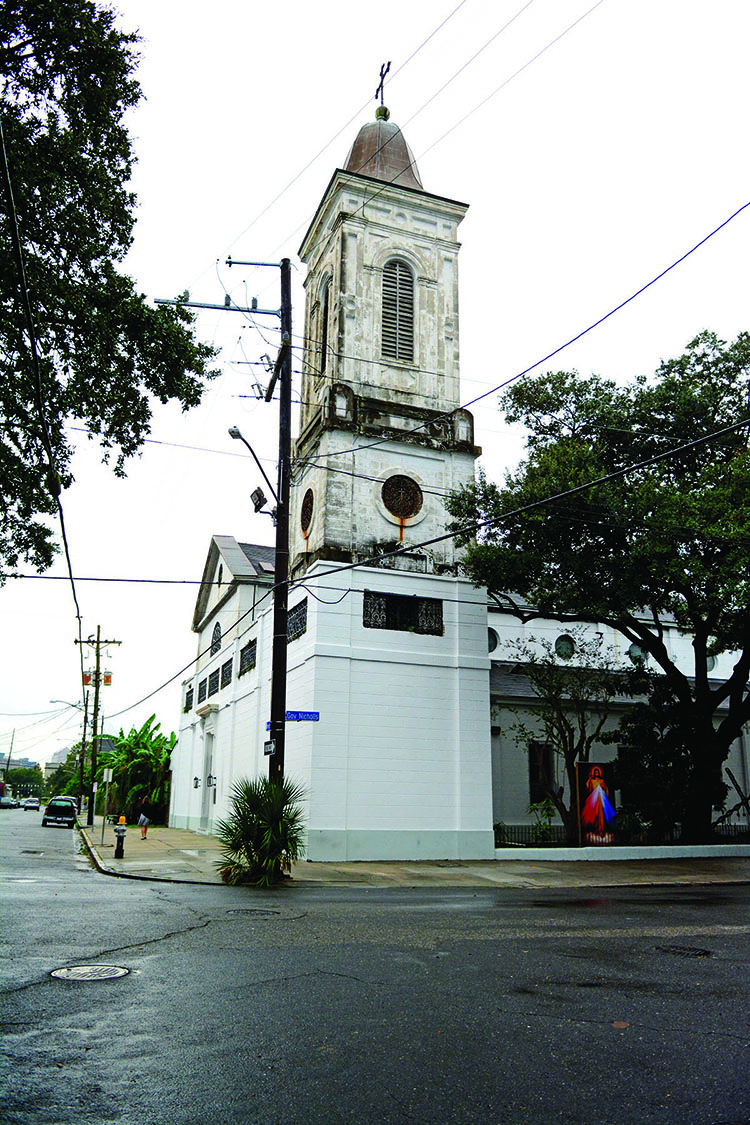 The Tomb of the unknown slave - International Magazine Kreol The Tomb of the unknown slave at the Saint Augustine Church, New Orleans Photos: Rinald Mamachev