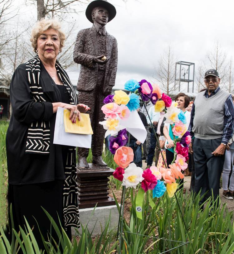 2018-patricia-cravins-bringing-amede-home-scuplture-unveiling-amede-ardoin-project-opelousas-mar-11-9035_25922443897_o - International Magazine Kreol Patricia Cravins with Amédé Ardoin at the St. Landry Parish Visitor Center, March 11, 2018 Photo: St. Landry Parish Tourist Commission