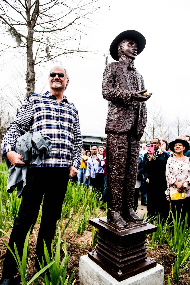 Amede Ardoin And Russell Whiting by David Simpson - International Magazine Kreol Sculptor Russell Whiting with Amédé Ardoin. Photo: David Simpson