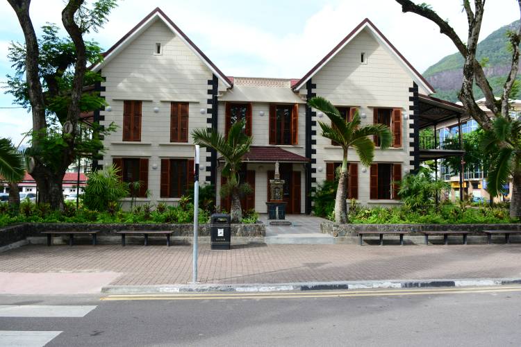 DSC_1722 - International Magazine Kreol Supreme Court Building, refurbished in 2018, Victoria, Mahé, Seychelles