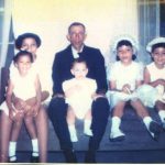 44 T-fra and his daughters - International Magazine Kreol 44 T-fra and his daughters