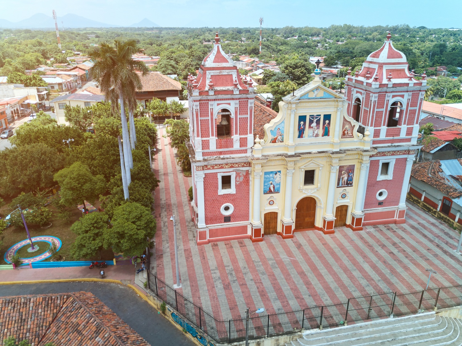Old church in Leon city in Nicaragua aerial view. Street in Leon - International Magazine Kreol Old church in Leon city in Nicaragua aerial view. Street in Leon