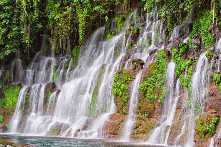 Pulhapanzak waterfall, Honduras, Central America - International Magazine Kreol Pulhapanzak waterfall, Honduras, Central America