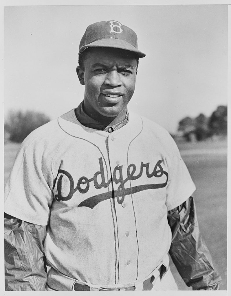 842px-Jackie_Robinson_1950 - International Magazine Kreol Jackie Robinson