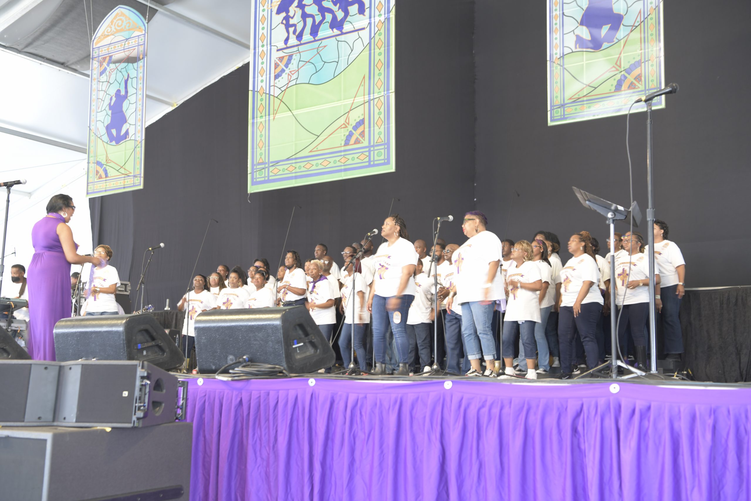 New Orleans Jazz & Heritage Festival Performers, Choir Singing - International Magazine Kreol New Orleans Jazz & Heritage Festival Performers, Choir Singing