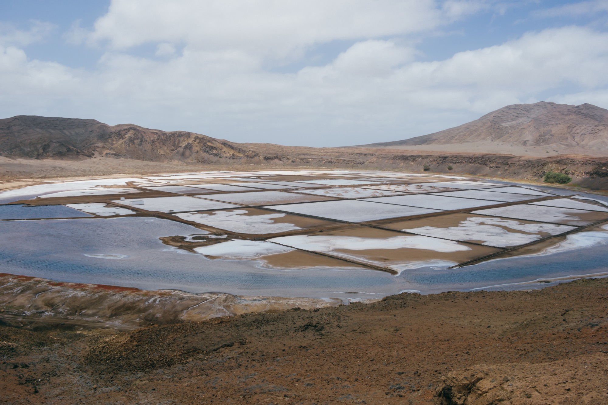 PedraDeLumeSaltLakeInTheCraterOfA - International Magazine Kreol Pedra de lume salt lake in the crater of a volcano on the Sal island