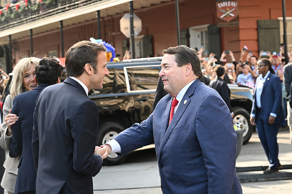Pres Macron n Billy - International Magazine Kreol Billy Nungesser