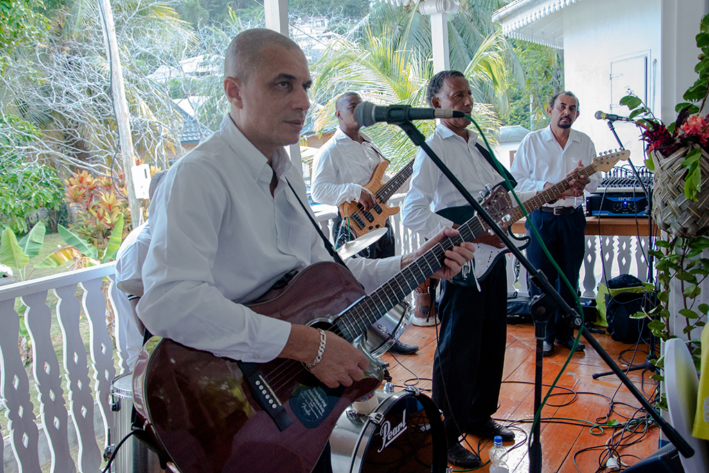 20221030_37e FESTIVAL KREOL SEYCHELLES_TI FIN_RESTAURANT POMME CANNELLE_DOMAINE DE VAL DES PRÈS_Copyright © Joey Nicles Modeste8729 - International Magazine Kreol Seychelles Festival Kreol