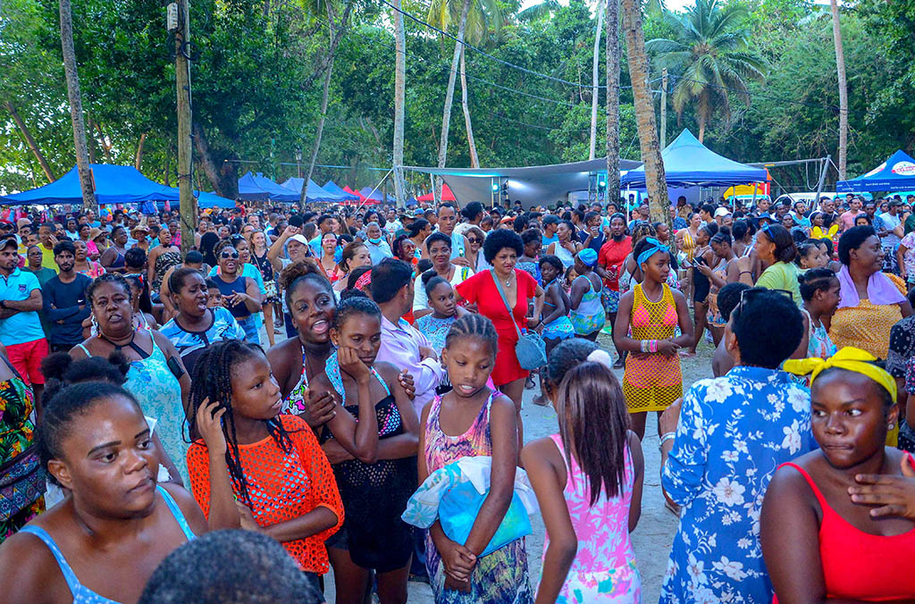 Beau Vallon_Dimans Kreol Bonlanmer_37e Festival Kreol Seychelles_Crédit © Joey Nicles Modeste9021 - copie - International Magazine Kreol Seychelles Festival Kreol