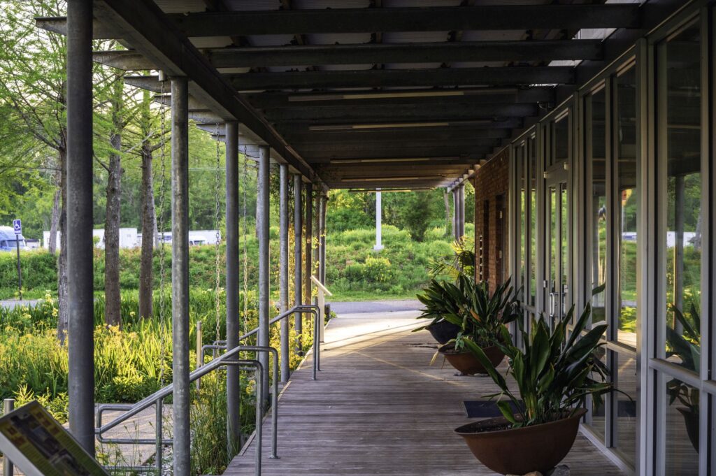 Board Walk Front Porch - International Magazine Kreol Architecture of Life in Louisiana