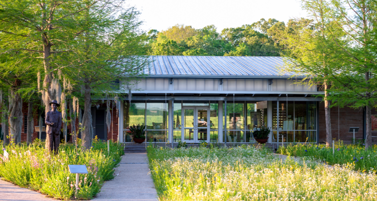 - International Magazine Kreol Architecture of Life in Louisiana