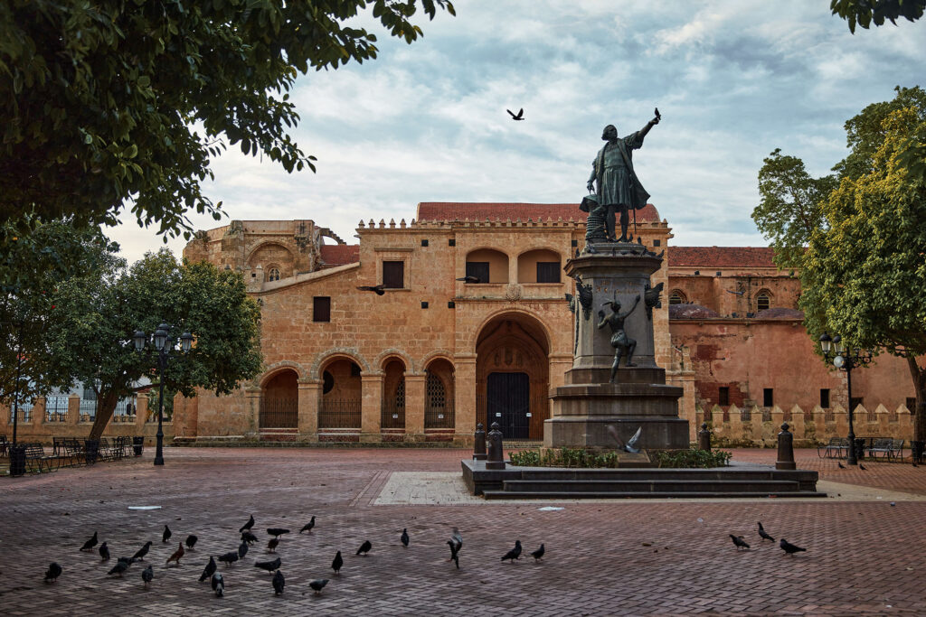 ColumbusStatueAndCathedralParqueColonSantoDomingoCaribbeanOldest - International Magazine Kreol Dominican Republic