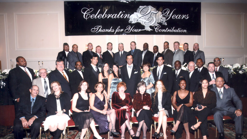 Present and Past Employees at the 25th Anniversary of GOTECH, 2006. - International Magazine Kreol Present and Past Employees at the 25th Anniversary of GOTECH, 2006.