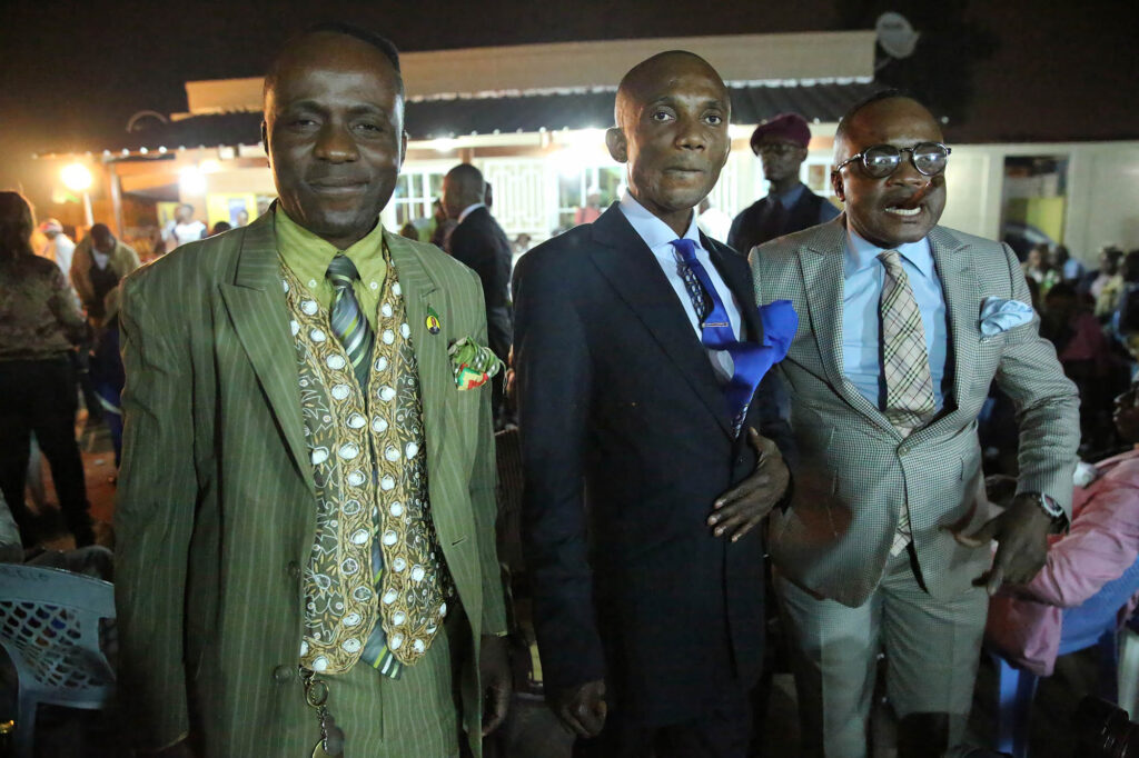 LaSapeursGetTogetherToShowTheirStyleOnThe - International Magazine Kreol Congo’s Creole3